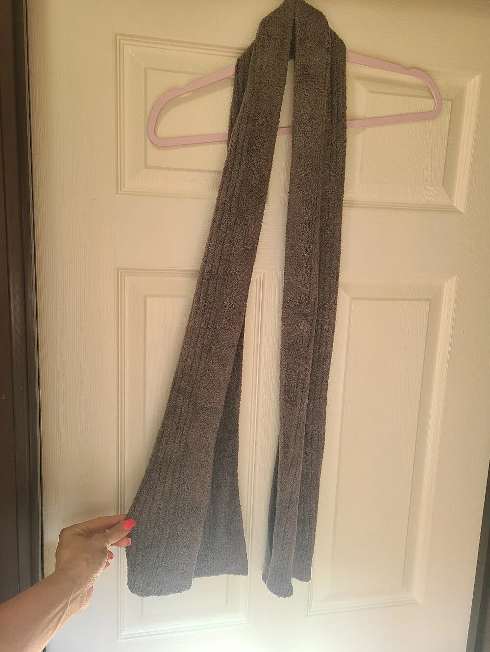 Barefoot Dreams CozyChic Lite ribbed scarf is crafted from a soft, dark gray